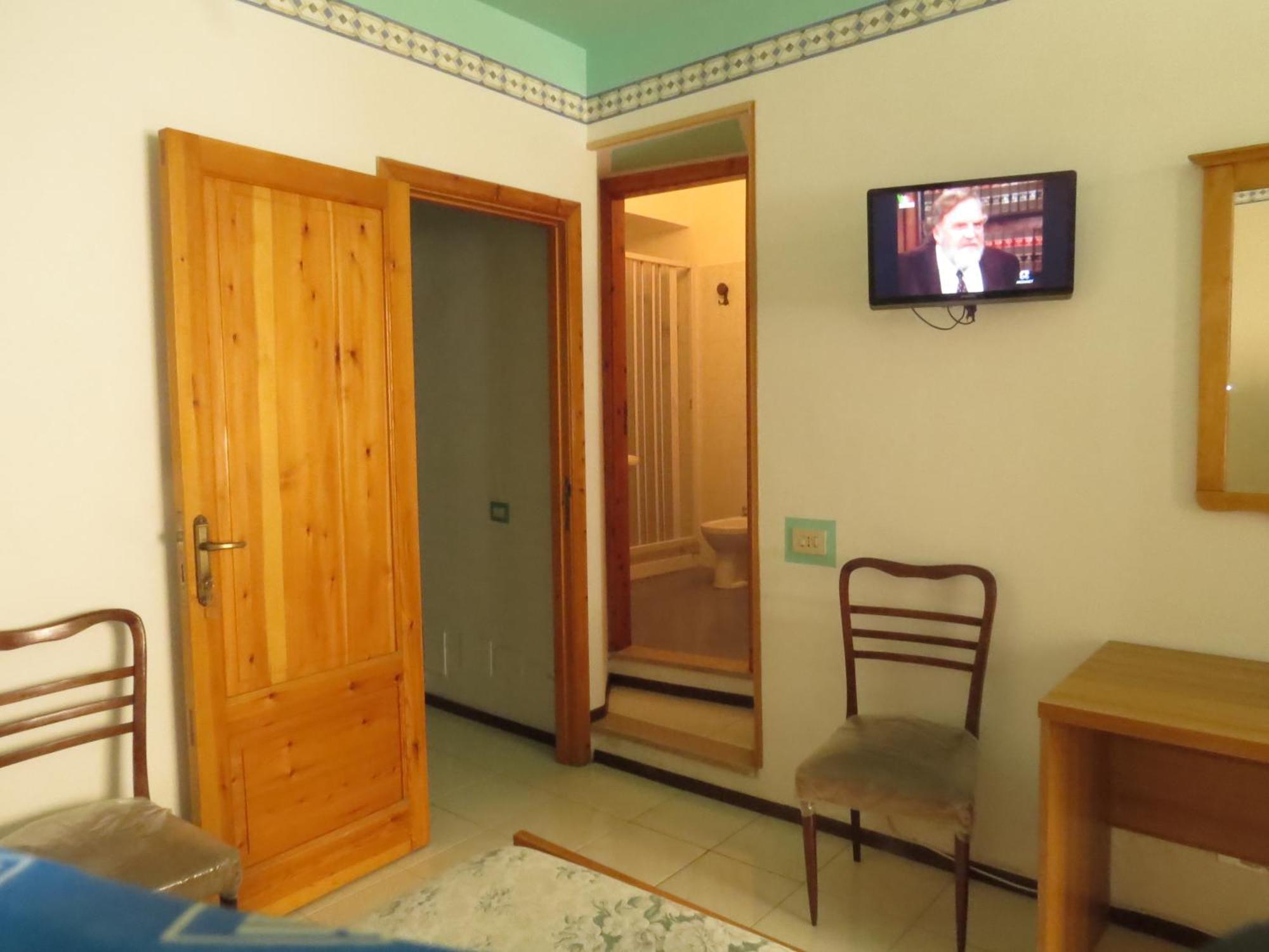 Double or Twin Room with Private Bathroom