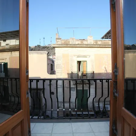 Luxury Room Vittorio Emanuele II-3